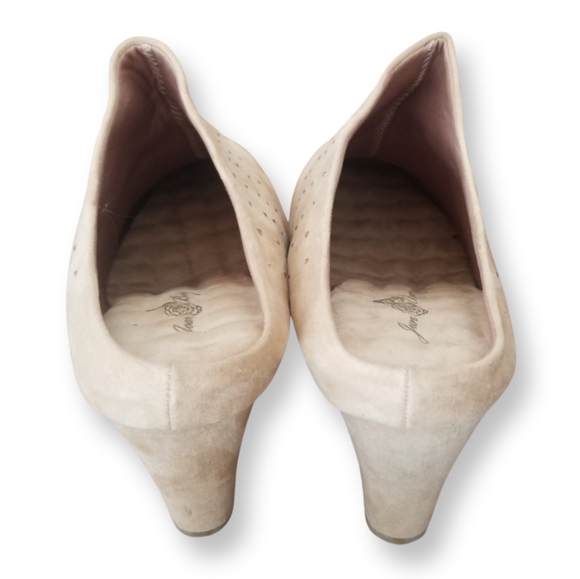 Joan Boyce Slip On Heeled Booties - Picture 5 of 9